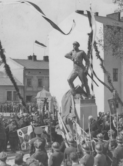 Odsłonięcie pomnika Leopolda Lisa-Kuli w dniu 18 września 1932 roku na rzeszowskim Placu Farnym